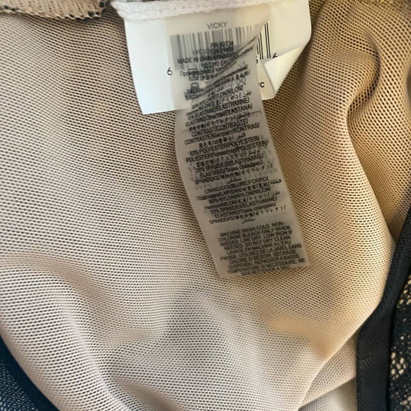 BCBG Maxazaria Vicky Crop Top / Size Small - Picture 13 of 13